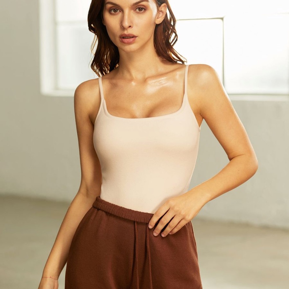 Scoop neck tank top